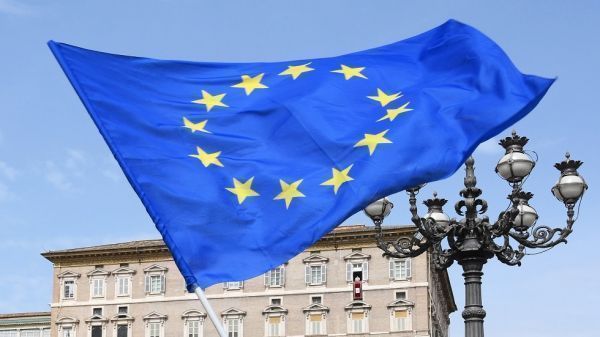الاتحاد الأوروبي يعلن تقديم 125 مليون يورو من التمويل الإنساني لليمن