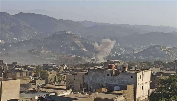 مليشيات الحوثي تستهدف مواقع الجيش شرق مدينة تعز
