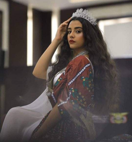 صور جديدة | اليمنية الكينعي في أول تعليق على تتويجها بلقب ملكة جمال العرب 2024